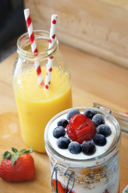 Desayuno saludable Chef David Ros Hotel Nh Fresas, arándanos, avena , nispéros, naranja